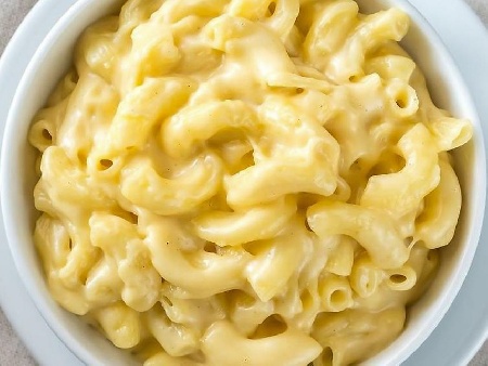Лесни и бързи макарони със сирене (mac and cheese) за 10 минути - снимка на рецептата